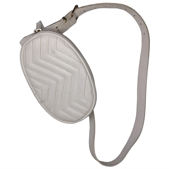 Women's White Quilted Chevron Faux Leather Fanny Pack Belt Bag🤍 - Picture 1 of 8